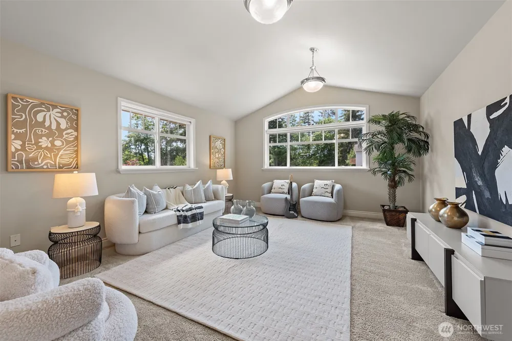 8816 140th Avenue SE Newcastle, WA 98059