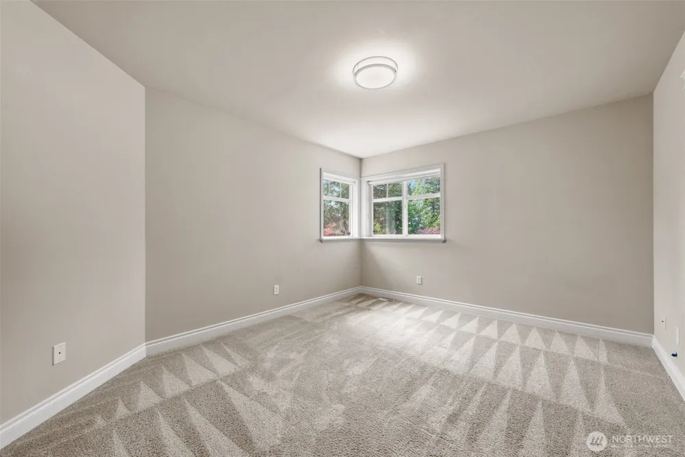 8816 140th Avenue SE Newcastle, WA 98059