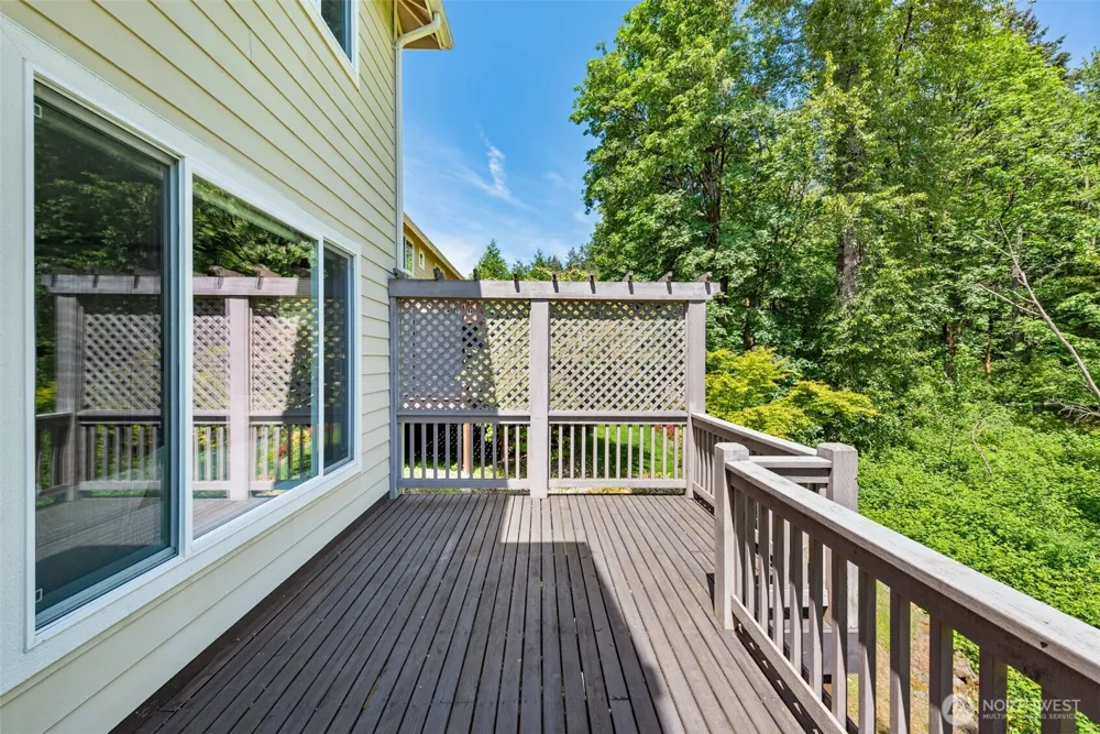 8816 140th Avenue SE Newcastle, WA 98059
