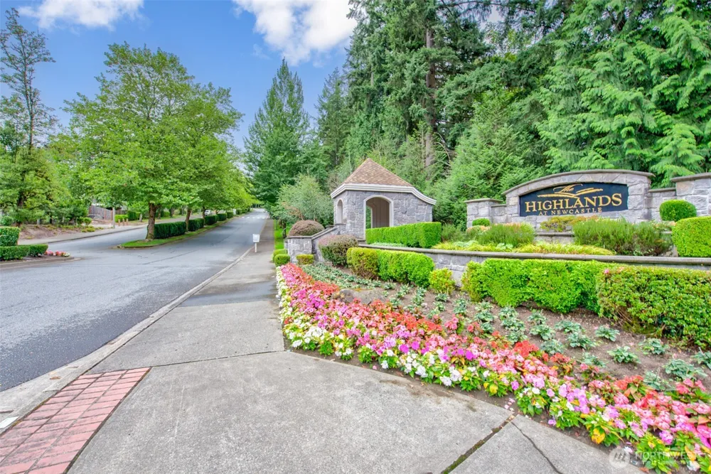 8816 140th Avenue SE Newcastle, WA 98059