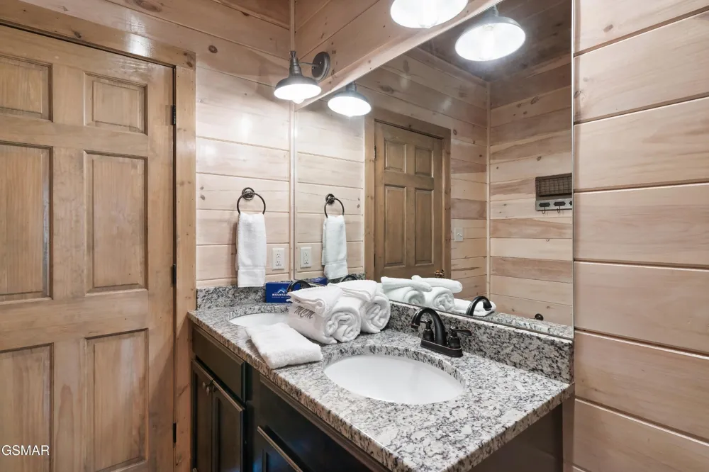 1129 Cove Falls Way Pigeon Forge, TN 37863