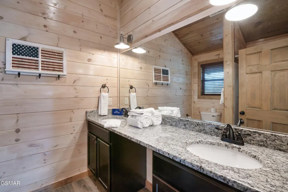 1129 Cove Falls Way Pigeon Forge, TN 37863