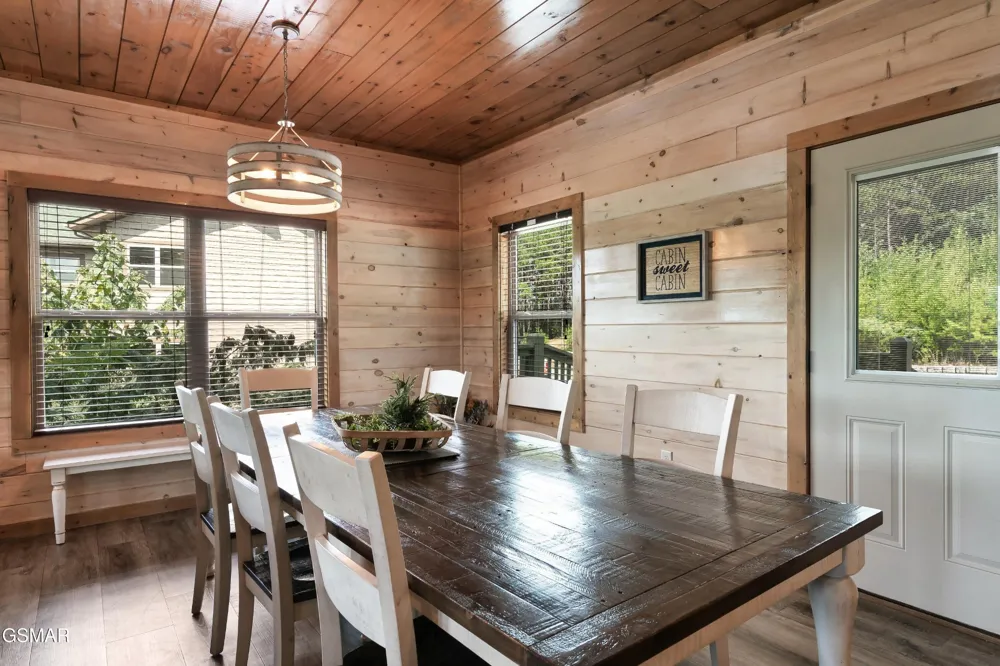 1129 Cove Falls Way Pigeon Forge, TN 37863