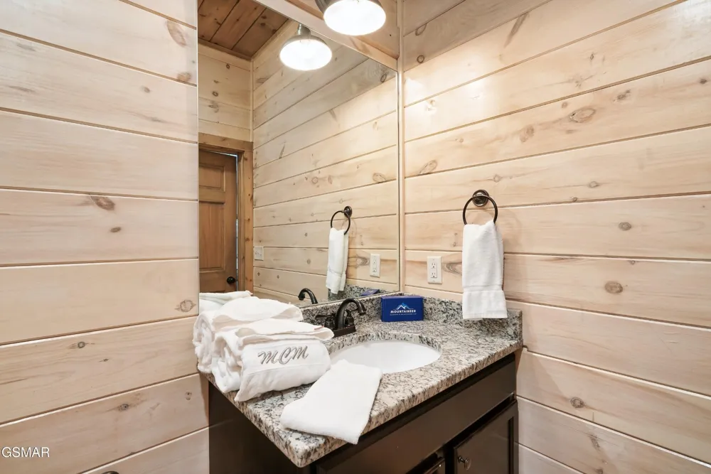 1129 Cove Falls Way Pigeon Forge, TN 37863