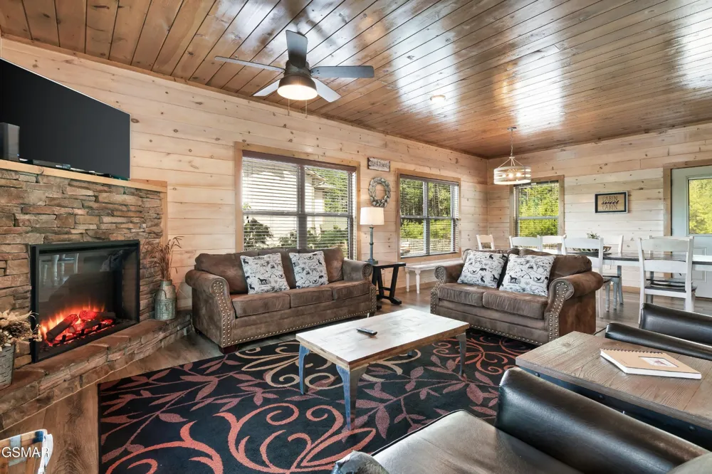 1129 Cove Falls Way Pigeon Forge, TN 37863