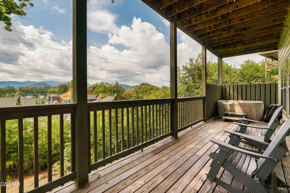 1129 Cove Falls Way Pigeon Forge, TN 37863
