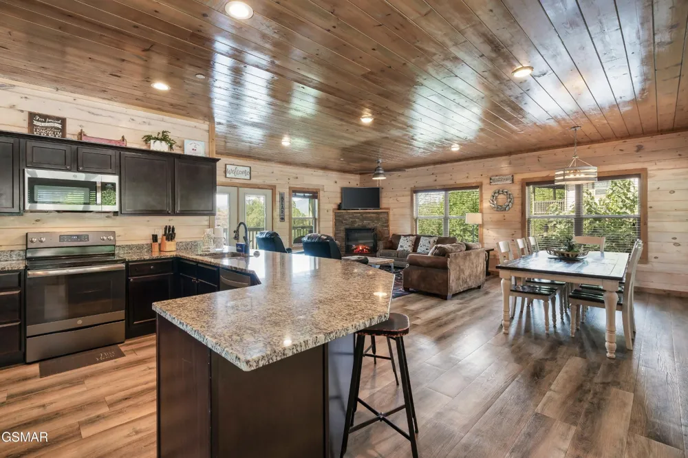 1129 Cove Falls Way Pigeon Forge, TN 37863