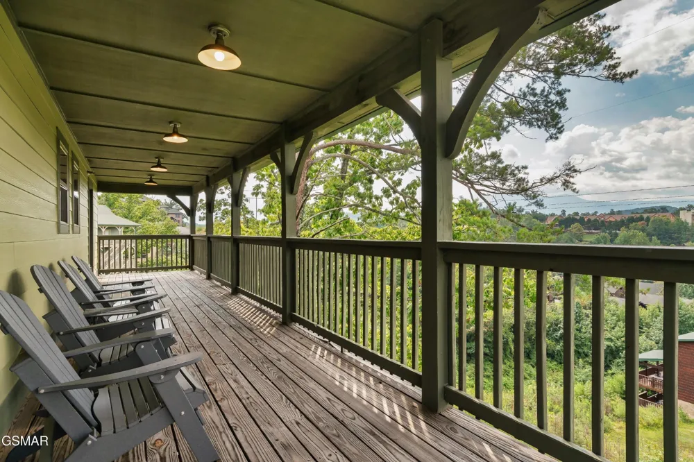 1129 Cove Falls Way Pigeon Forge, TN 37863