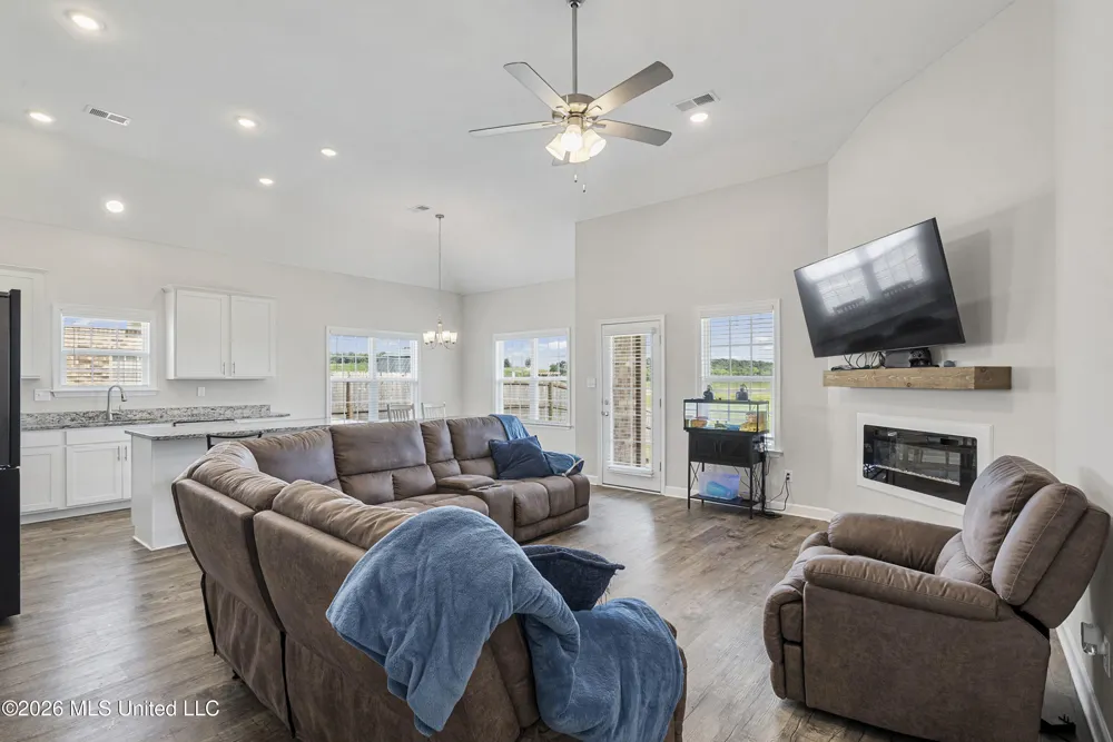 9073 S Lakeside Circle Walls, MS 38680