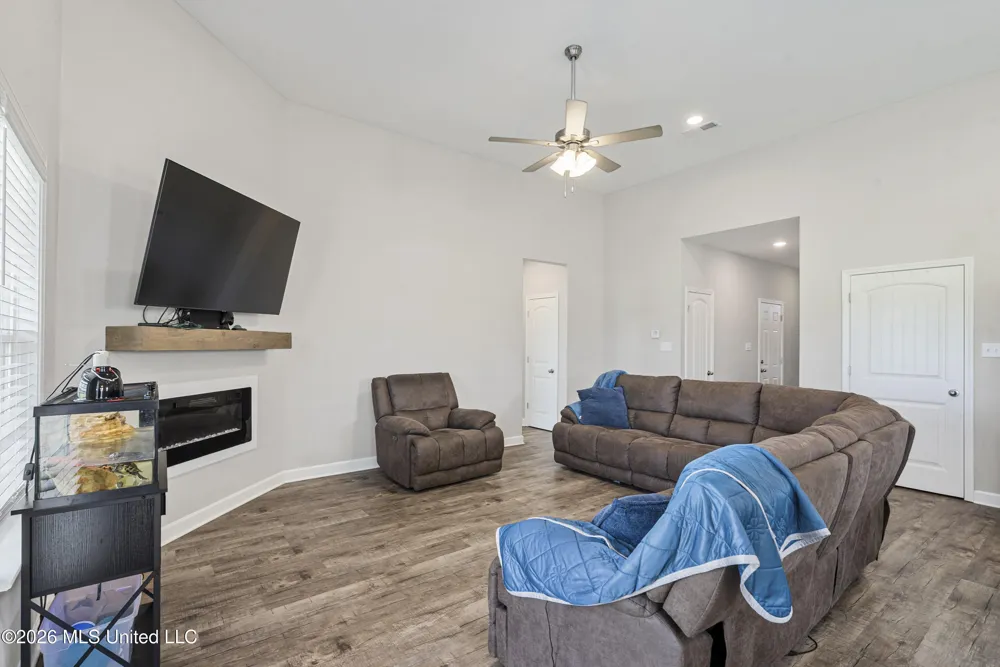 9073 S Lakeside Circle Walls, MS 38680