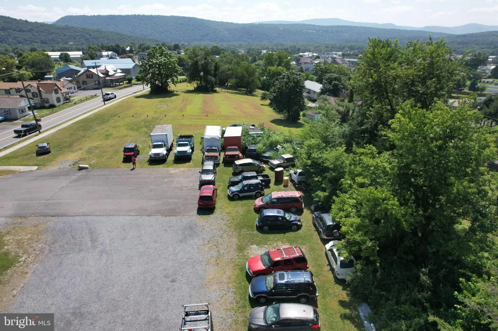 421 KEYSER AVENUE Petersburg, WV 26847