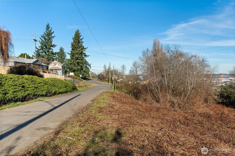 1403 E Lennox Tacoma, WA 98404