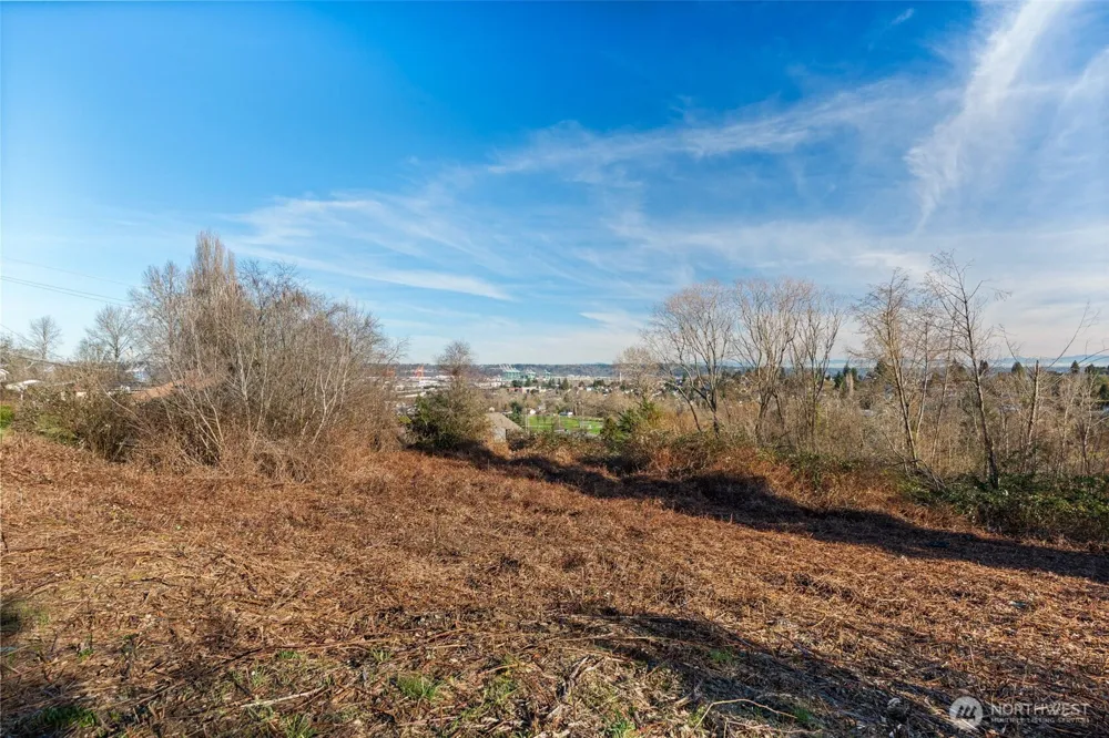 1403 E Lennox Tacoma, WA 98404