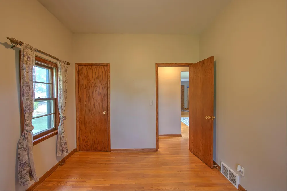 2815 269th Avenue NE Isanti, MN 55040