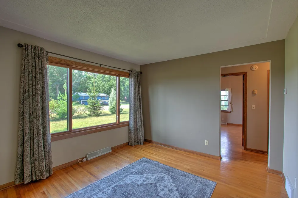2815 269th Avenue NE Isanti, MN 55040