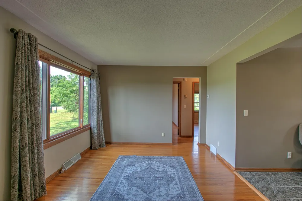2815 269th Avenue NE Isanti, MN 55040