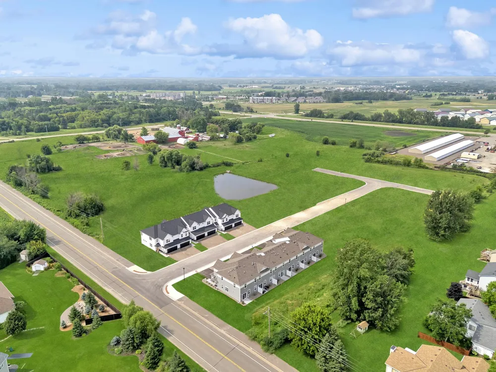 6131 205th Cove Forest Lake, MN 55025