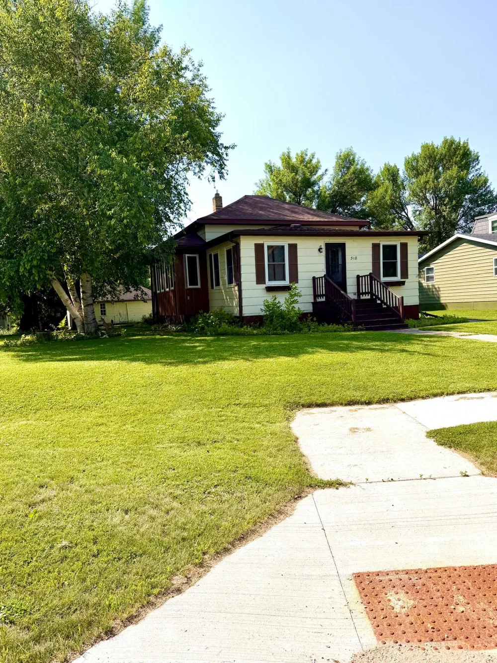 318 2nd Street SE Hallock, MN 56728