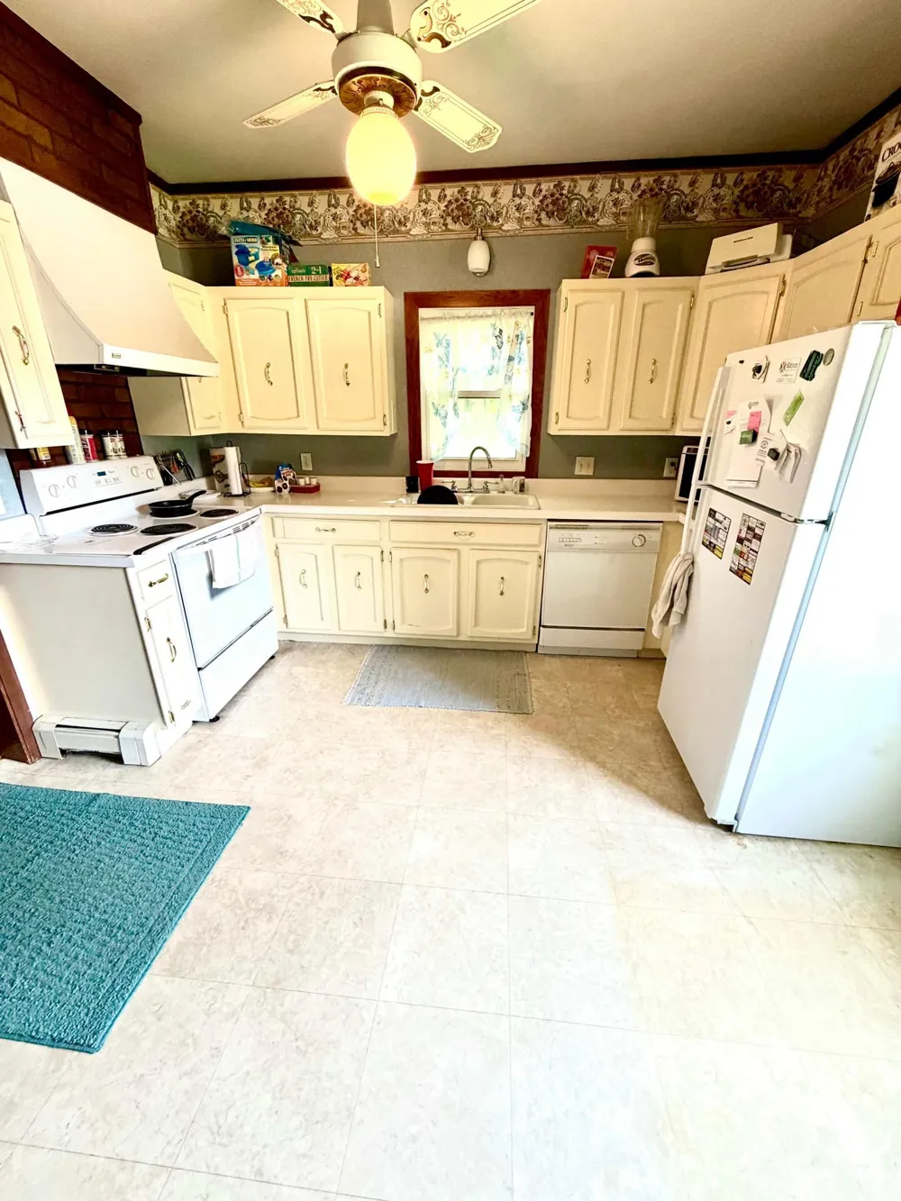 318 2nd Street SE Hallock, MN 56728