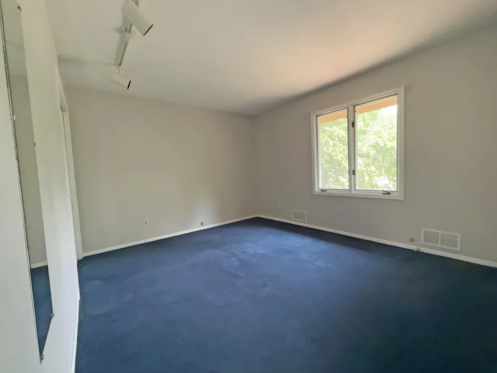 4497 S Oak Leaf Court Vadnais Heights, MN 55127