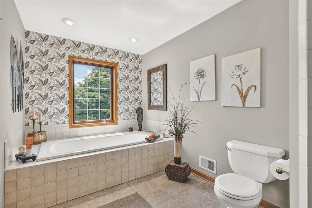 9425 Ravine Ridge Drive SE Caledonia, MI 49316