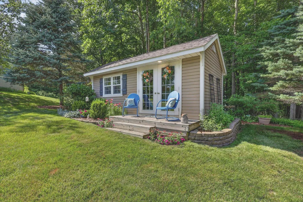 9425 Ravine Ridge Drive SE Caledonia, MI 49316