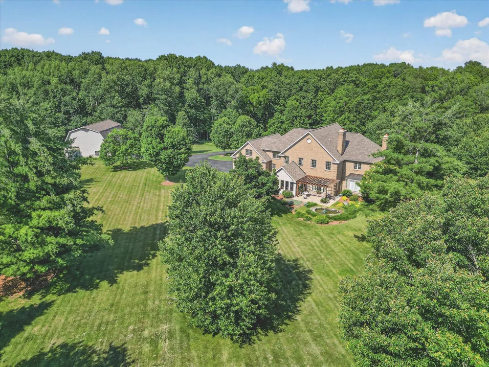 9425 Ravine Ridge Drive SE Caledonia, MI 49316