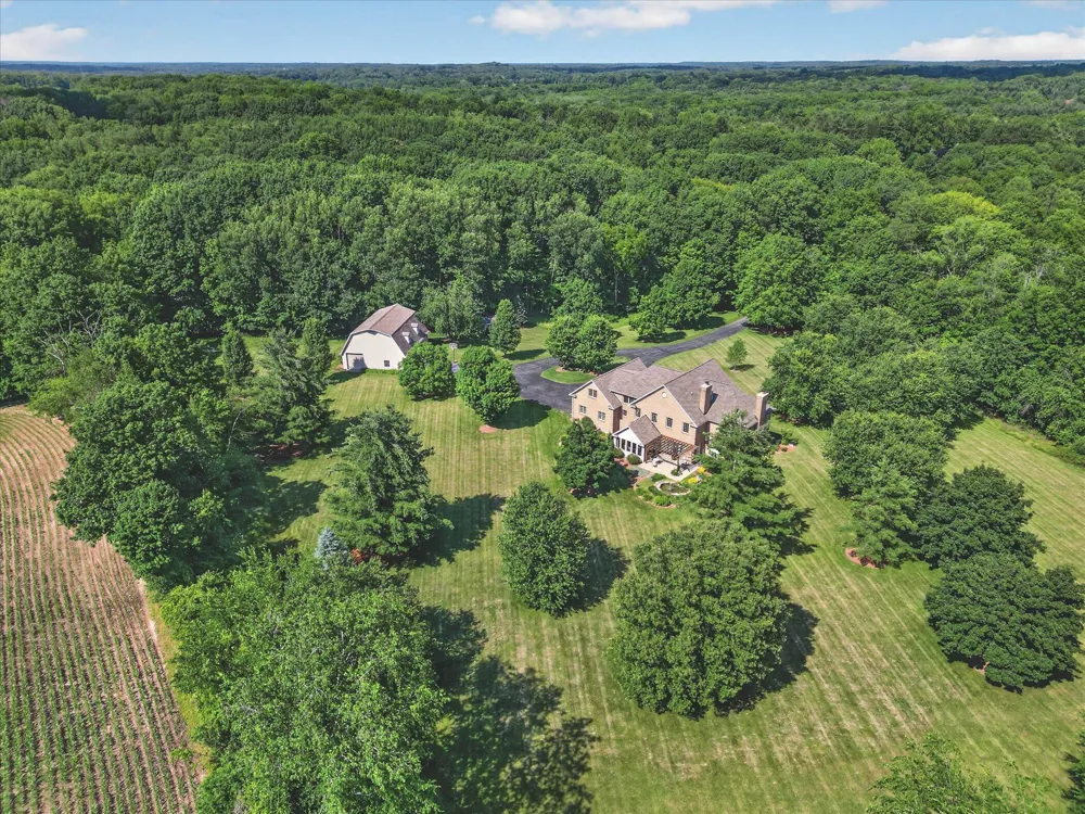 9425 Ravine Ridge Drive SE Caledonia, MI 49316