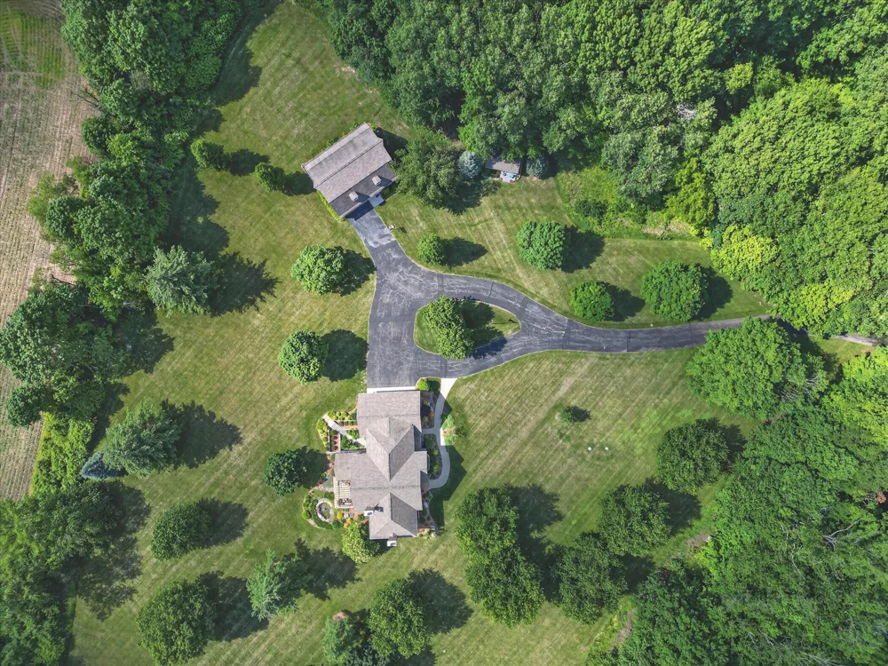 9425 Ravine Ridge Drive SE Caledonia, MI 49316