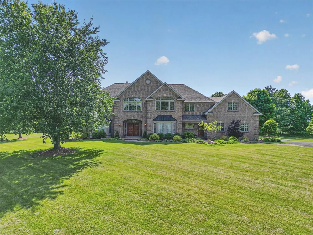 9425 Ravine Ridge Drive SE Caledonia, MI 49316