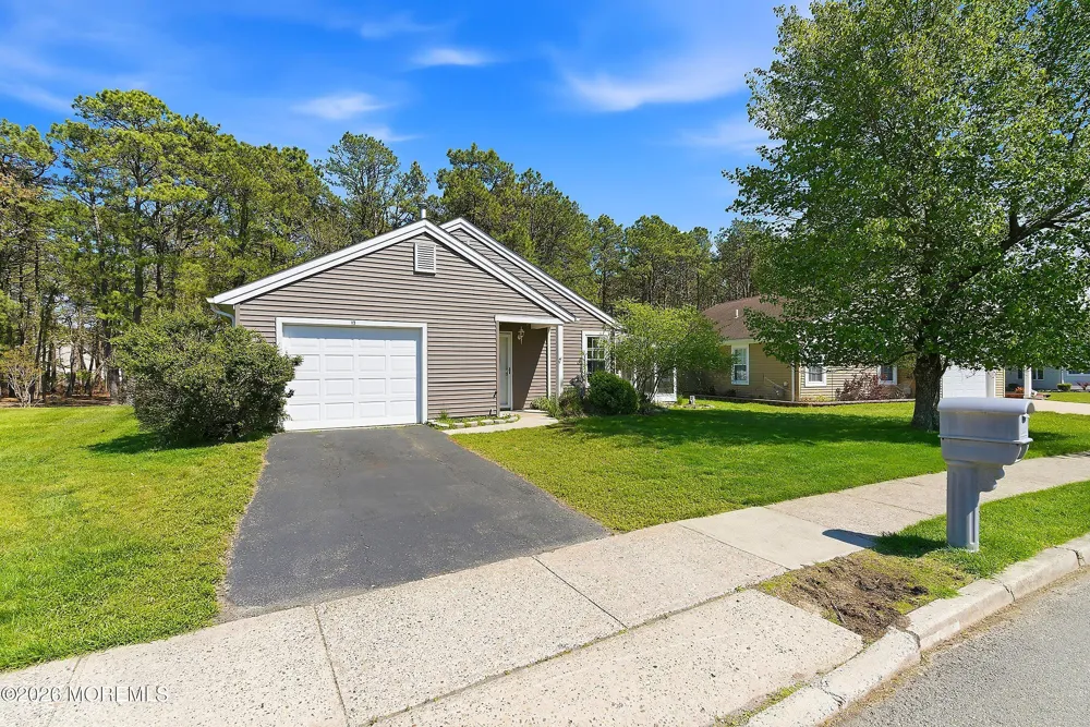 13 Abbey Court Forked River, NJ 08731