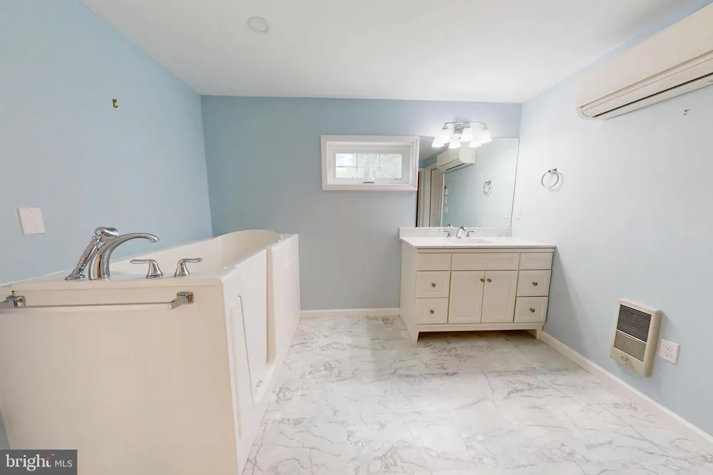 1 VICTORIA COURT Easton, MD 21601