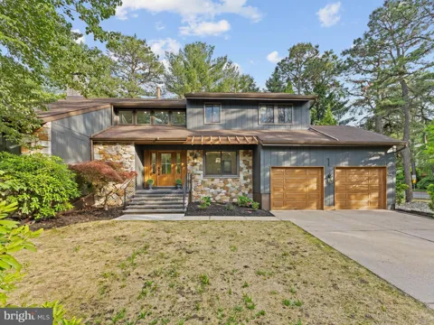 1 BRONWOOD DRIVE