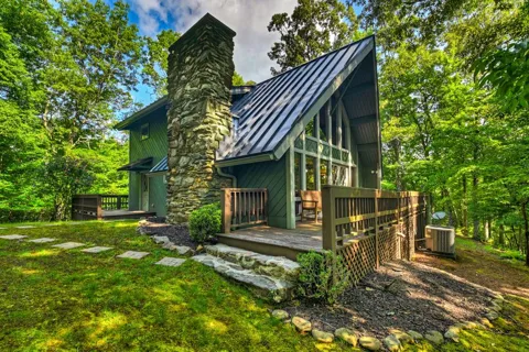 685 Cross Creek