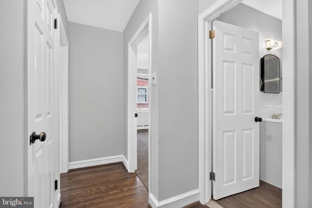 919 HARTEL AVENUE Philadelphia, PA 19111