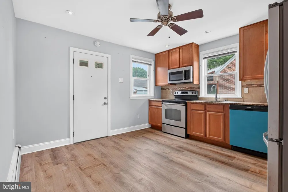 919 HARTEL AVENUE Philadelphia, PA 19111