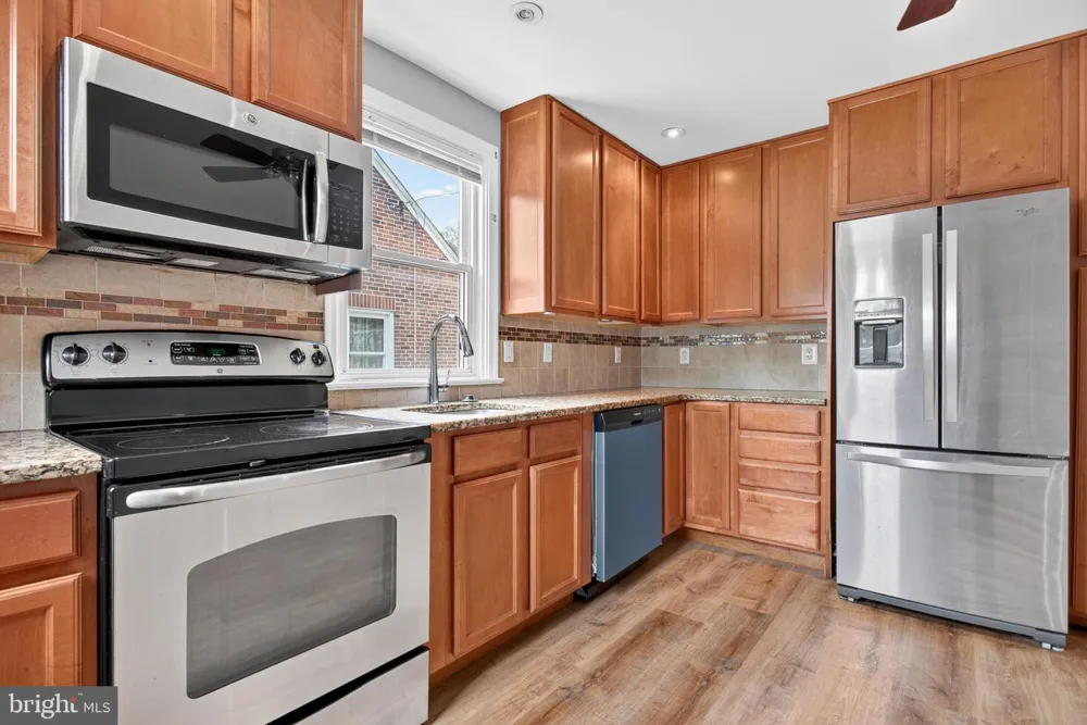 919 HARTEL AVENUE Philadelphia, PA 19111