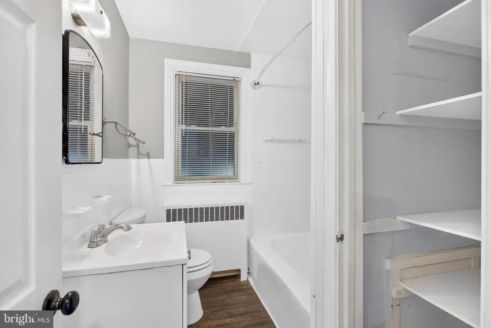 919 HARTEL AVENUE Philadelphia, PA 19111