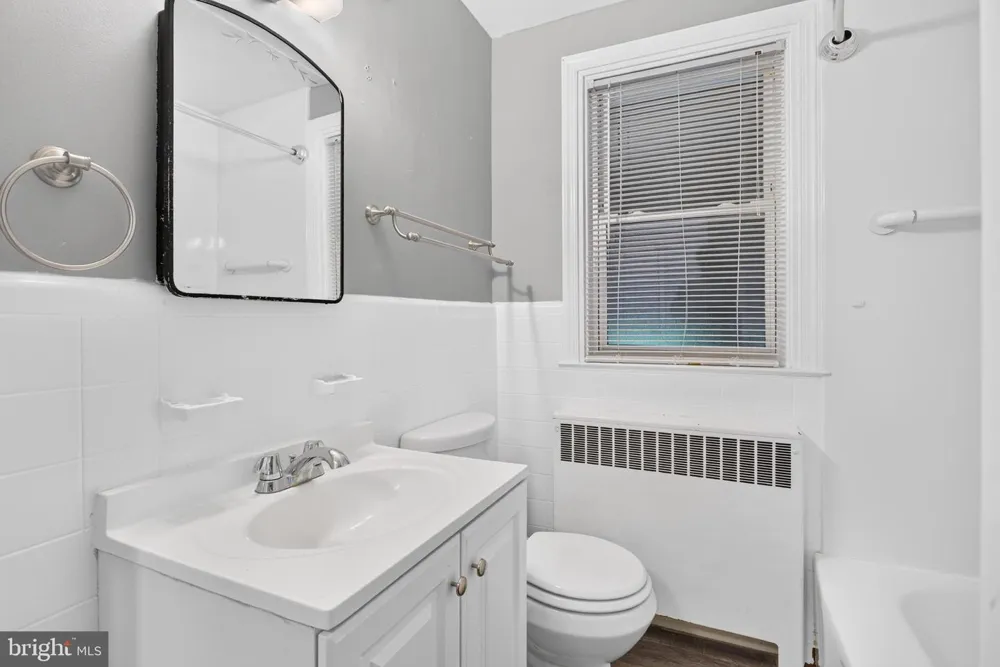 919 HARTEL AVENUE Philadelphia, PA 19111