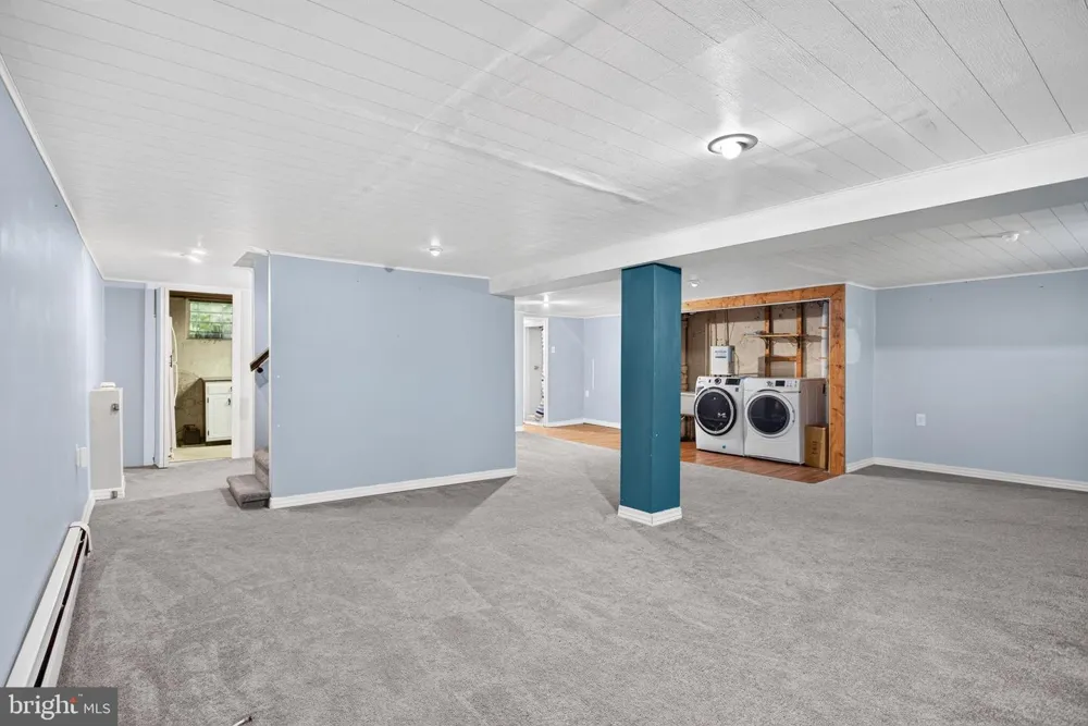 919 HARTEL AVENUE Philadelphia, PA 19111