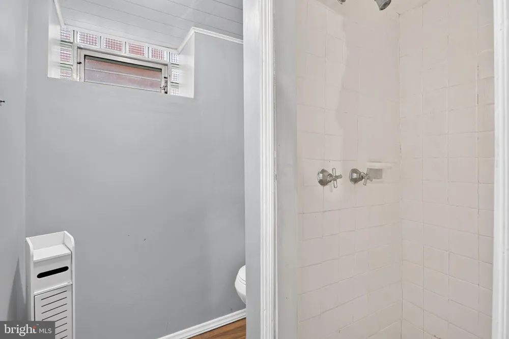 919 HARTEL AVENUE Philadelphia, PA 19111