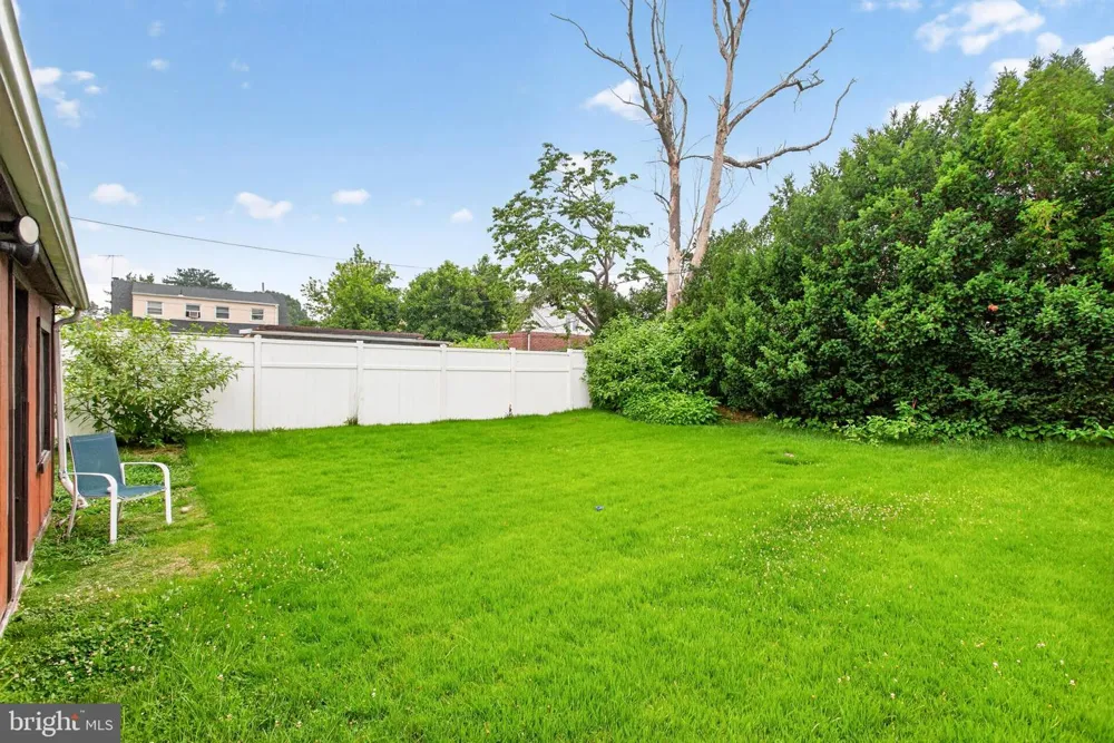 919 HARTEL AVENUE Philadelphia, PA 19111