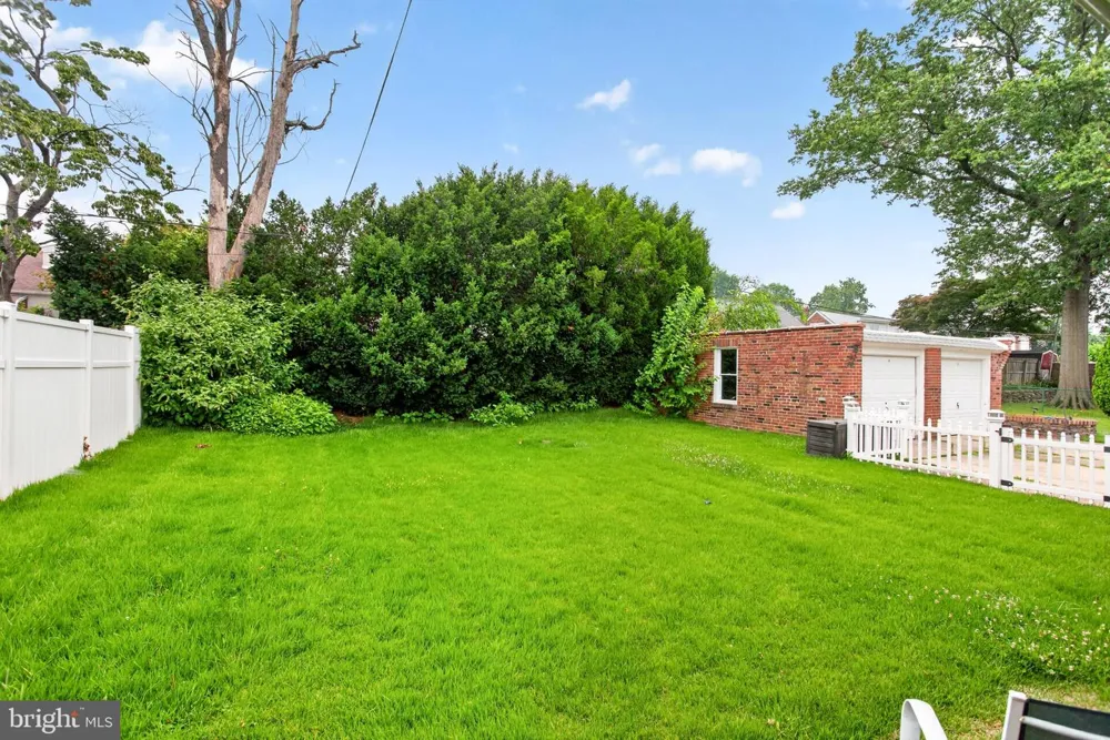 919 HARTEL AVENUE Philadelphia, PA 19111