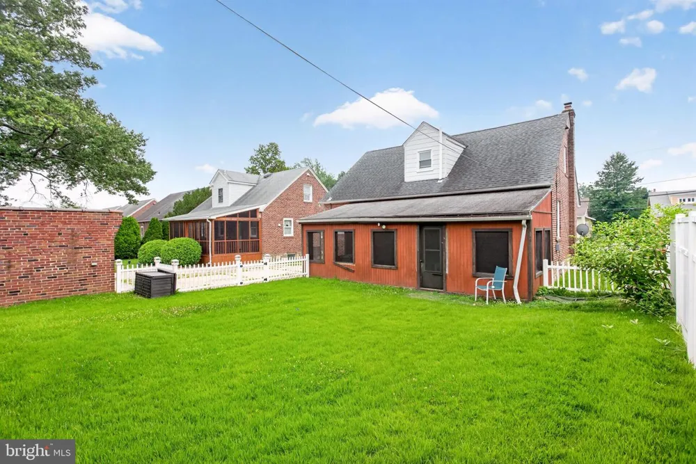 919 HARTEL AVENUE Philadelphia, PA 19111