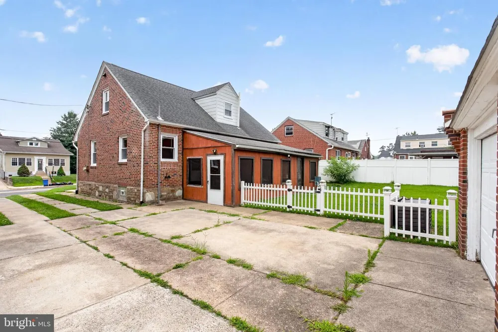 919 HARTEL AVENUE Philadelphia, PA 19111