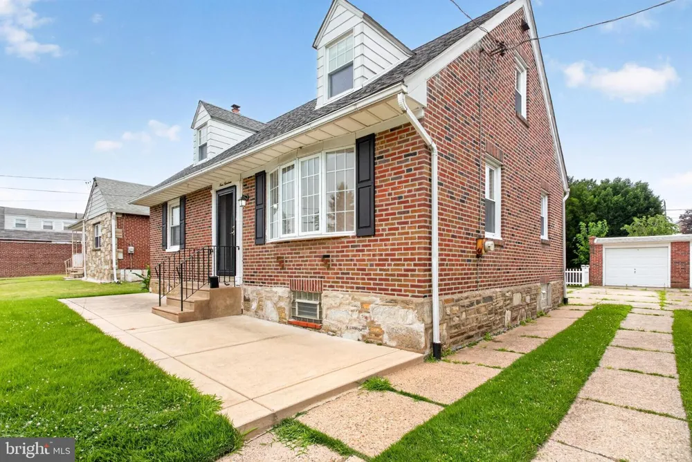 919 HARTEL AVENUE Philadelphia, PA 19111