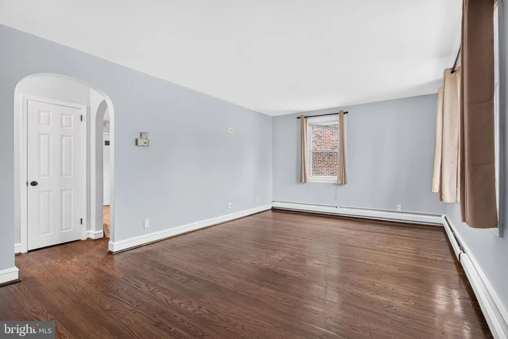 919 HARTEL AVENUE Philadelphia, PA 19111