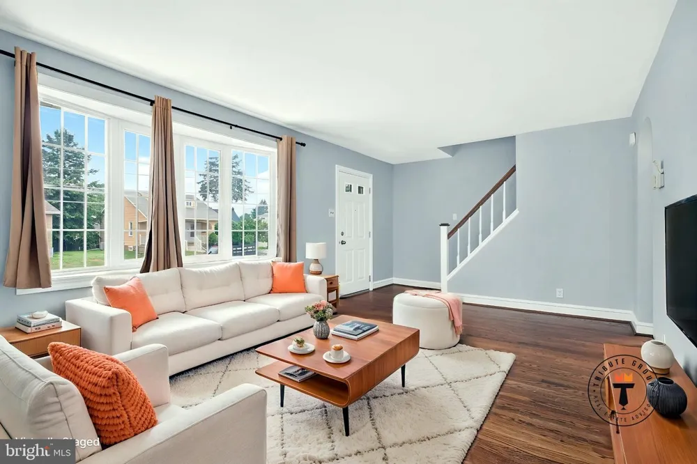 919 HARTEL AVENUE Philadelphia, PA 19111