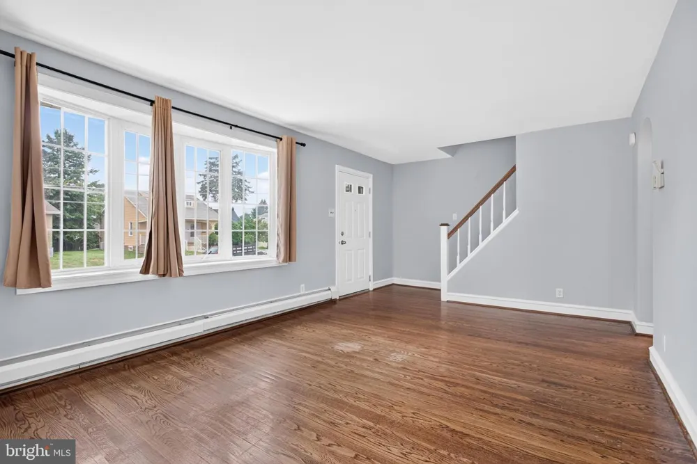 919 HARTEL AVENUE Philadelphia, PA 19111