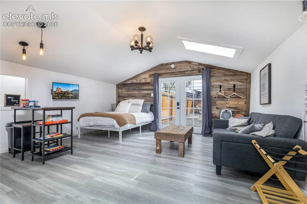 207 Hancock Avenue Colorado Springs, CO 80903